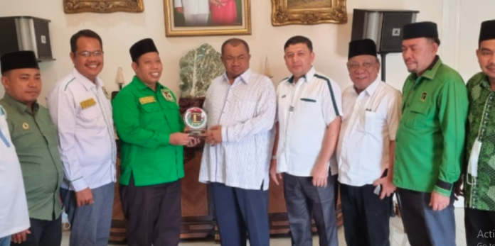Ketua Umum Pengurus Besar Majelis Adat Budaya Melayu (MABMI), Dato' Seri H Syamsul Arifin bertekad membantu Partai Persatuan Pembangunan (PPP) di Pemilu 2024, khususnya pemilihan legislatif di Sumatera Utara (Sumut).