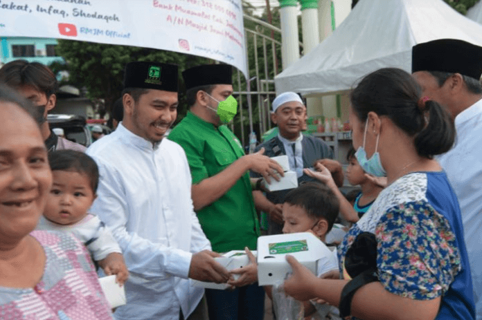 Partai Persatuan Pembangunan ( PPP ) DKI Jakarta bersama Pimpinan Pusat Gerakan Pemuda Ka’bah merespons kenaikan harga bahan pokok dengan kegiatan berbagi 1.000 makanan setiap hari menjelang buka puasa selama satu bulan penuh.