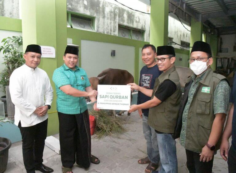 Selain Salurkan Hewan Kurban Melalui Ormas, PPP Juga Gandeng Pesantren