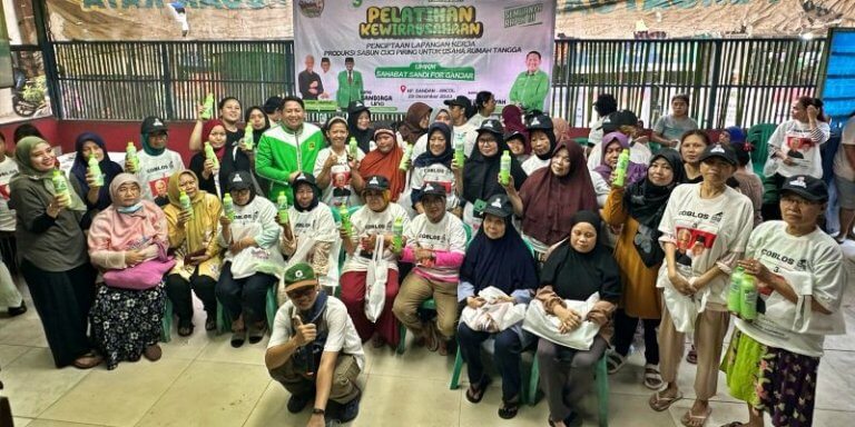 Sahabat Sandi dan Caleg PPP Jakarta Latih Ibu Rumah Tangga Berwirausaha