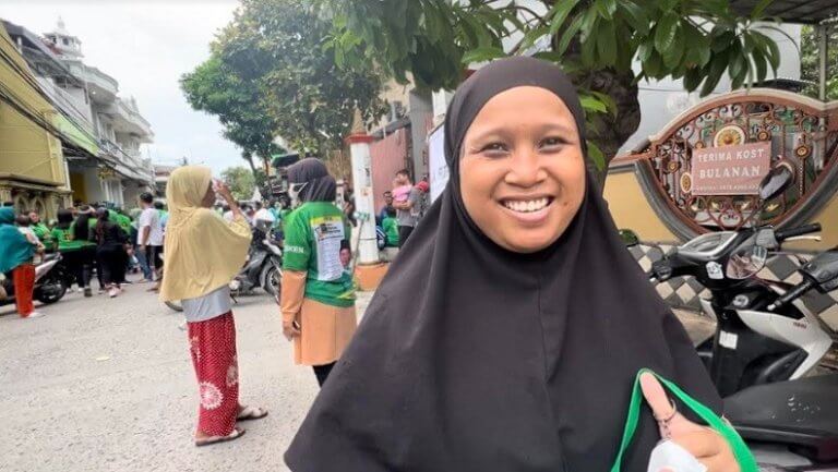 PPP Gelar Bazar Sembako Murah, Warga Kelurahan Rawa Badak Akui Sangat Terbantu