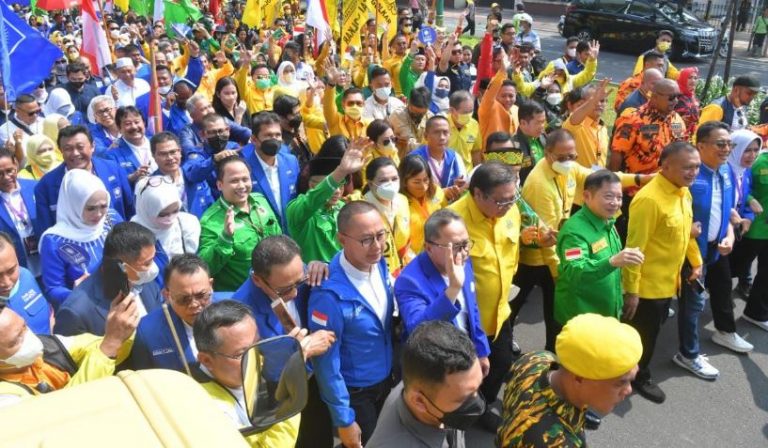 PPP Daftar ke KPU, Dimeriahkan Atraksi Egrang dan Tarian Adat
