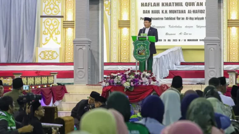 Hadiri Khatmil Qur’an di Wonosobo, Ketum PPP Mardiono Dorong Kemandiraian Pesantren