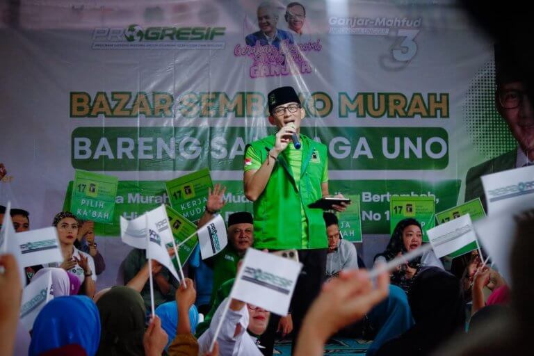 Sandiaga Uno Berikan Hadiah Kepada Loyalis PPP di Cianjur